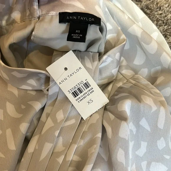 NWT Ann Taylor Animal Print Long Sleeve Twist Neck Shift Dress Size XS - Picture 7 of 8